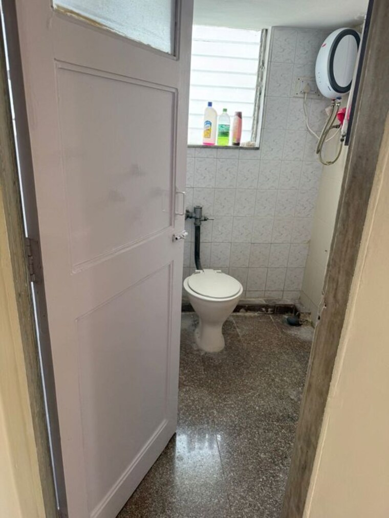 Bathroom, bandra west 2 Bedroom 700 Sq.Ft. Apartment In Bandra West Mumbai 9862216