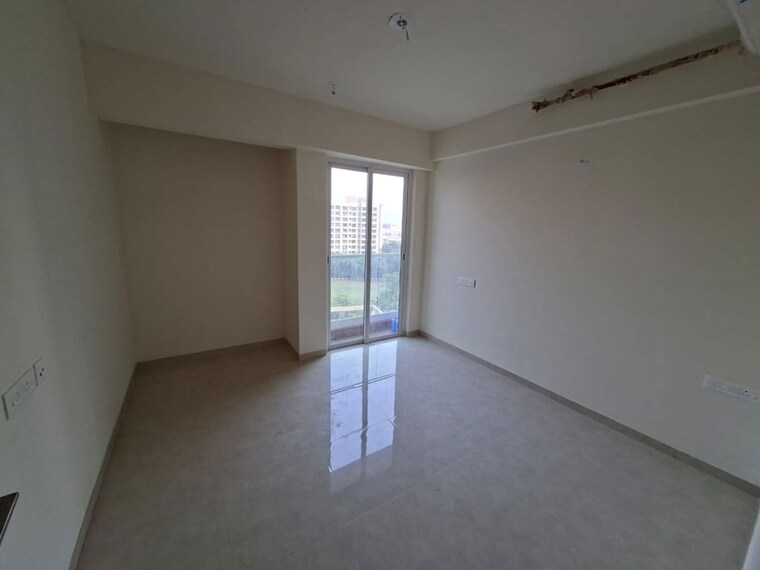 Room, pokhran road no one 2 Bedroom 700 Sq.Ft. Apartment In Pokhran Road No One Thane 9862180