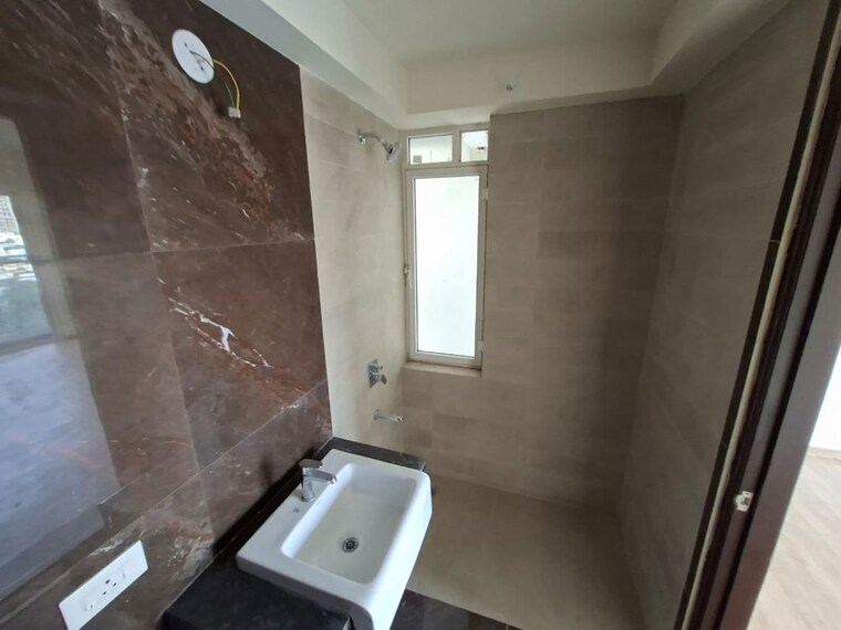 Bathroom, pokhran road no one 2 Bedroom 700 Sq.Ft. Apartment In Pokhran Road No One Thane 9862180