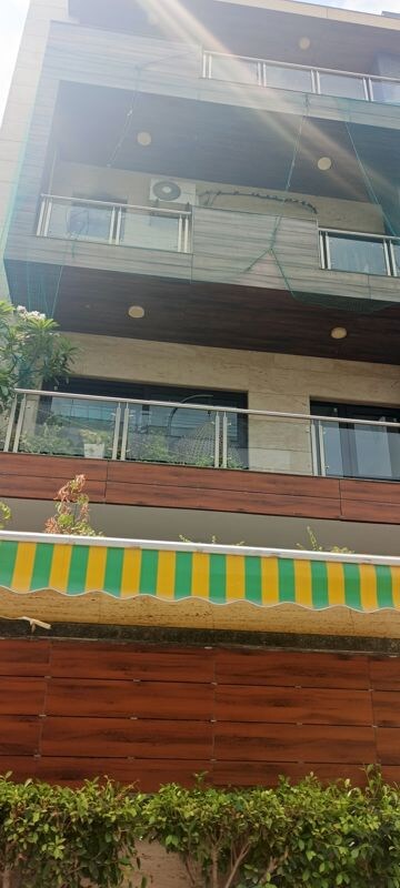 6+ BHK Builder Floor For Sale in Sector 22