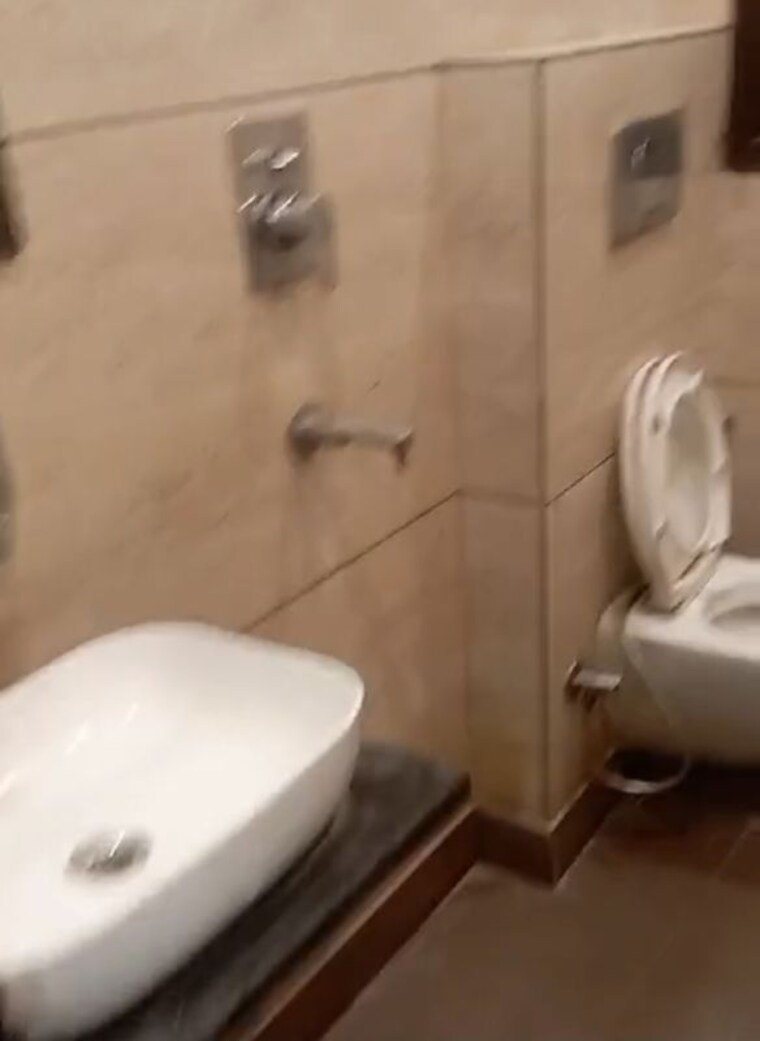 Bathroom, subhash nagar 2 Bedroom 45 Sq.Yd. Builder Floor In Subhash Nagar Delhi 9856471