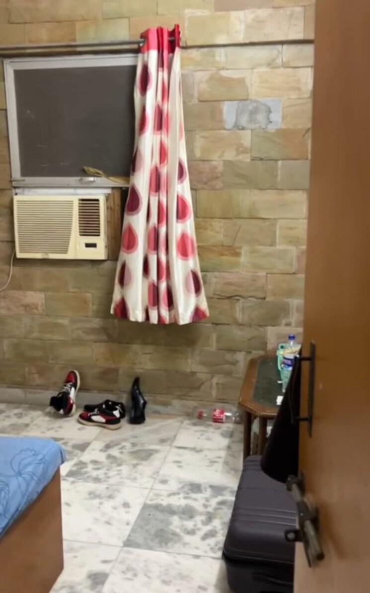  Parking, kirit-chs 1 Bedroom 401 Sq.Ft. Apartment In Malad West Mumbai 9862385