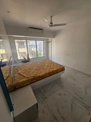 Bedroom in 2 BHK Apartment at Andheri West – for Rent