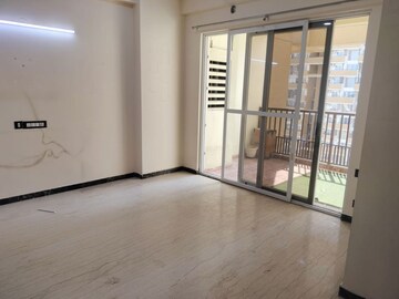 Room in 3 BHK Apartment at Gaur Sportswood, Sector 79 – for Rent