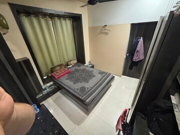 Master Bedroom in 2 BHK Apartment at Sion West – for Rent