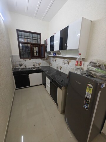 Team Area in 2 BHK Apartment at Vip Road – for Rent