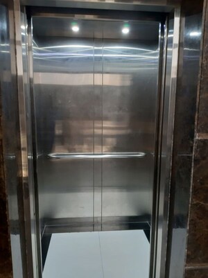 Bathroom in 4 BHK Builder Floor at Choma – for Rent