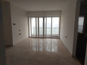 Room in 3.5 BHK Apartment at Venkatesh Flora Phase II, Mundhwa – for Rent