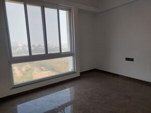 Room in 3.5 BHK Apartment at Venkatesh Flora Phase II, Mundhwa – for Rent