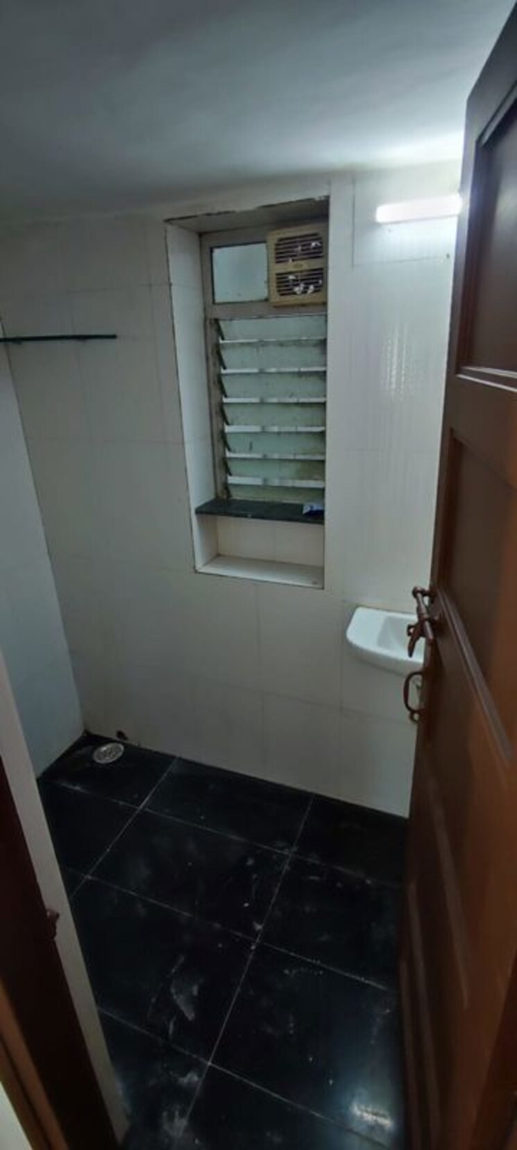 Bathroom, matunga 1 Bedroom 556 Sq.Ft. Apartment In Matunga Mumbai 9862539