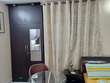 Furnished Amenities in Studio Apartment at Defence Colony – for Rent