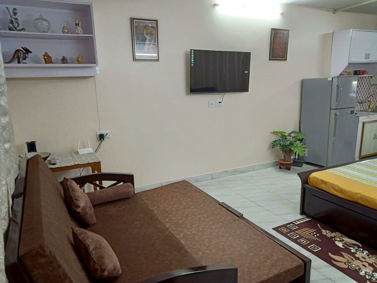 Team Area, defence colony Studio 550 Sq.Ft. Apartment In Defence Colony Delhi 9862488