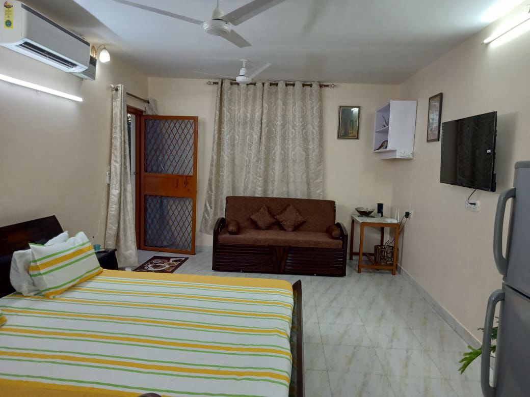 StudioApartment For Rent in Defence Colony