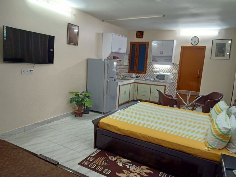 Bedroom, defence colony Studio 550 Sq.Ft. Apartment In Defence Colony Delhi 9862488