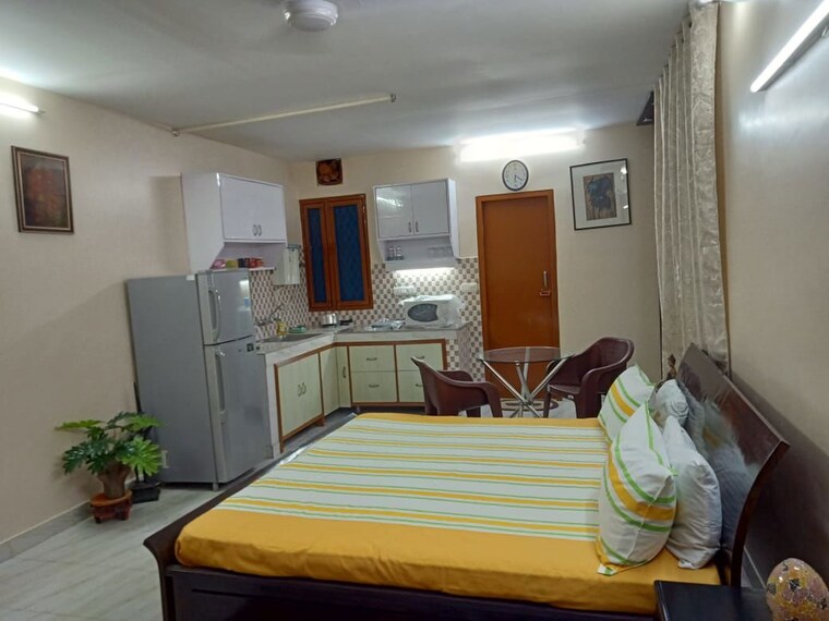 Bedroom, defence colony Studio 550 Sq.Ft. Apartment In Defence Colony Delhi 9862488
