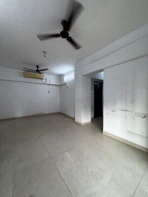 Room in 3 BHK Apartment at Lodha Splendora, Ghodbunder Road – for Rent