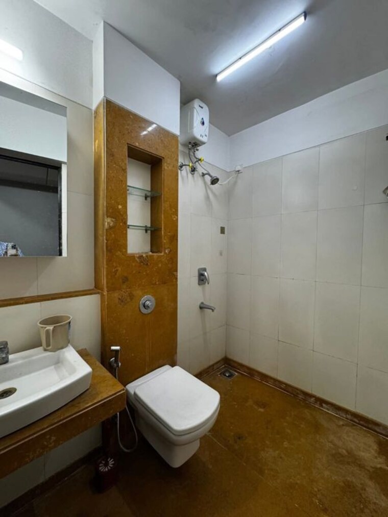 Bathroom, lodha-splendora 3 Bedroom 953 Sq.Ft. Apartment In Ghodbunder Road Thane 9862541