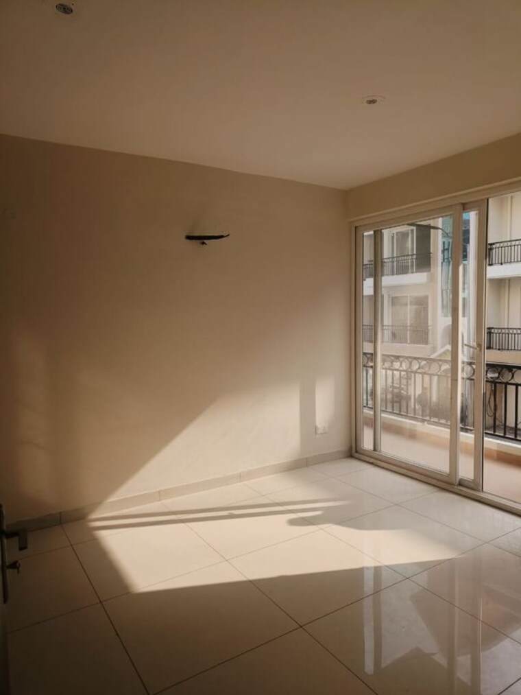 Room, vip road 2 Bedroom 1650 Sq.Ft. Apartment In Vip Road Zirakpur 9862545