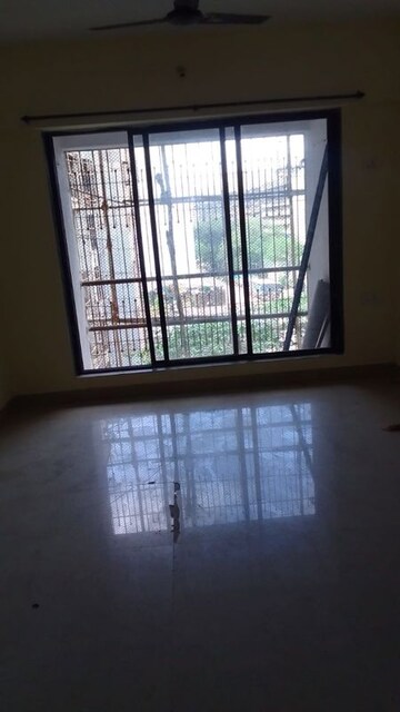 Room in 2 BHK Apartment at GHP Woodland Heights, Chandivali – for Rent