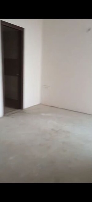 Room in 2 BHK Apartment at Amrapali Riverview, Amrapali Leisure Valley – for Sale