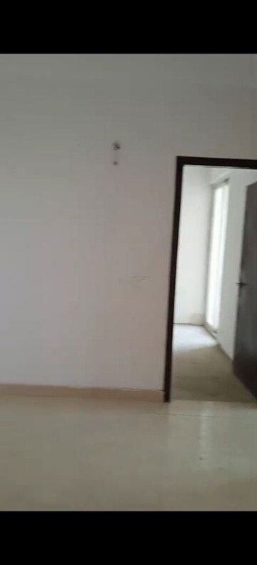 Room in 2 BHK Apartment at Amrapali Riverview, Amrapali Leisure Valley – for Sale