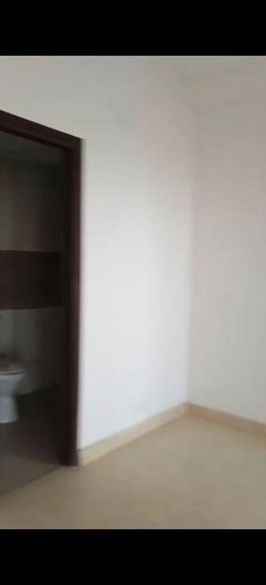 Room in 2 BHK Apartment at Amrapali Riverview, Amrapali Leisure Valley – for Sale