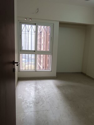 Room in 2 BHK Apartment at Dosti West County, Balkum Pada – for Rent
