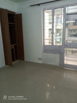 Room in 1 BHK Apartment at Vasant Kunj – for Rent