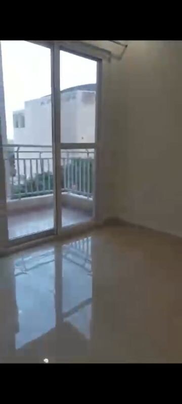 Room in 2 BHK Apartment at Elite Golf Green, Sector 79 – for Rent