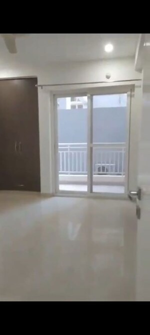 Room in 2 BHK Apartment at Elite Golf Green, Sector 79 – for Rent