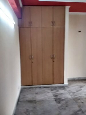 Room in 3.5 BHK Apartment at Dwarka – for Rent