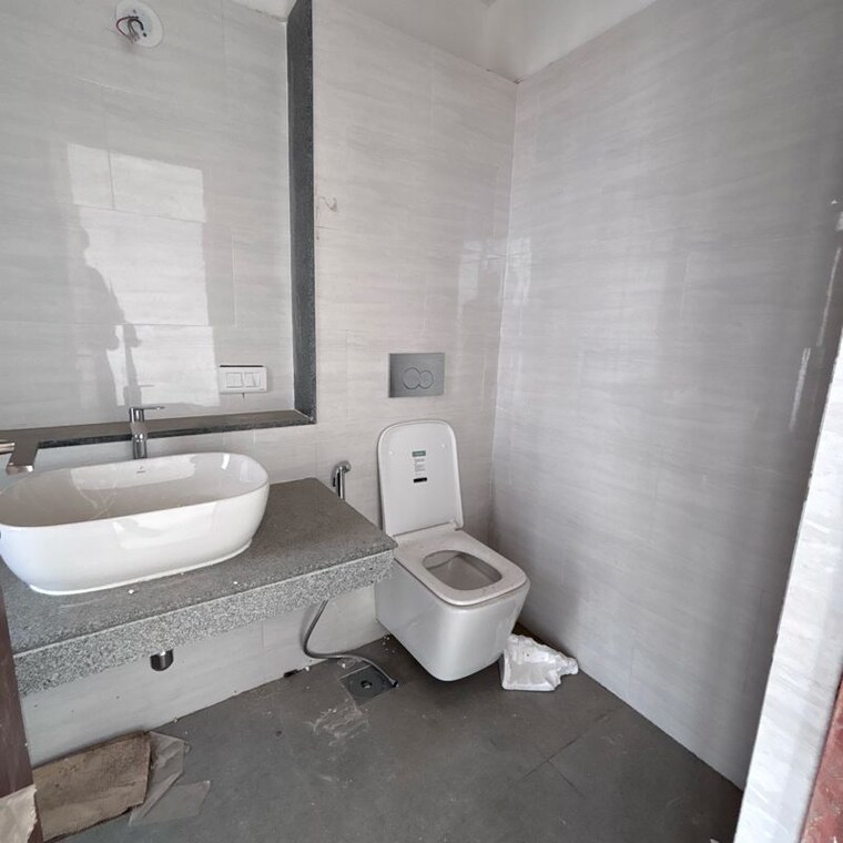 Bathroom, dynamix-divum 2 Bedroom 757 Sq.Ft. Apartment In Riddhi Gardens Mumbai 9862696