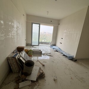 Living Room in 3 BHK Apartment at Sheth Avante, Mumbai Central Suburbs – for Sale