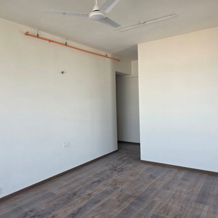 Room, bandra east 5 Bedroom 1800 Sq.Ft. Apartment In Bandra East Mumbai 9862705