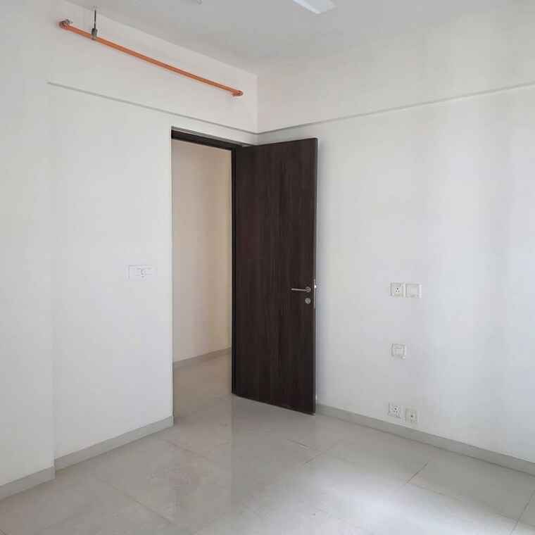 Room, bandra east 5 Bedroom 1800 Sq.Ft. Apartment In Bandra East Mumbai 9862705
