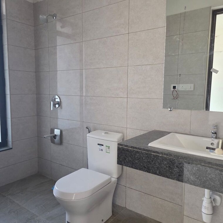 Bathroom, bandra east 5 Bedroom 1800 Sq.Ft. Apartment In Bandra East Mumbai 9862705