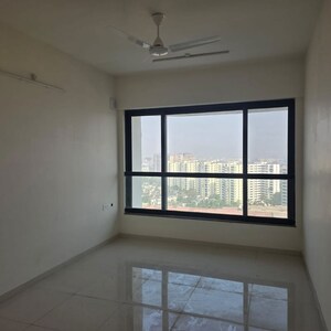 Room in 5 BHK Apartment at Bandra East – for Rent
