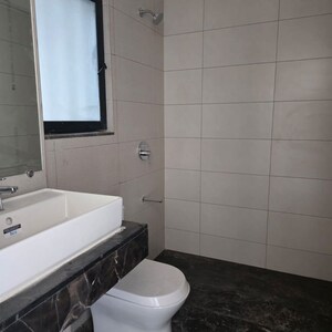 Bathroom in 5 BHK Apartment at Bandra East – for Rent