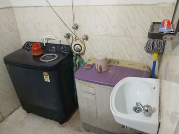 Bathroom in 1 BHK Apartment at Merces – for Rent