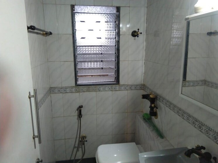Bathroom, bandra west 2 Bedroom 700 Sq.Ft. Apartment In Bandra West Mumbai 9862712
