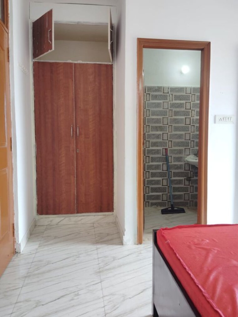 Bedroom, paryavaran complex 1 Bedroom 450 Sq.Ft. Builder Floor In Paryavaran Complex Delhi 9862727