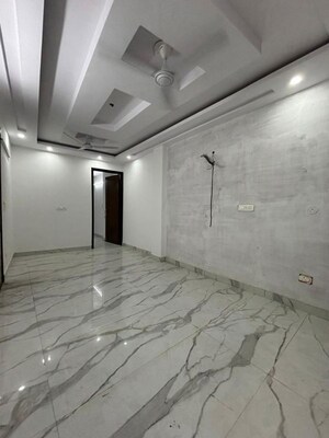 Room in 3 BHK Builder Floor at South Delhi – for Sale