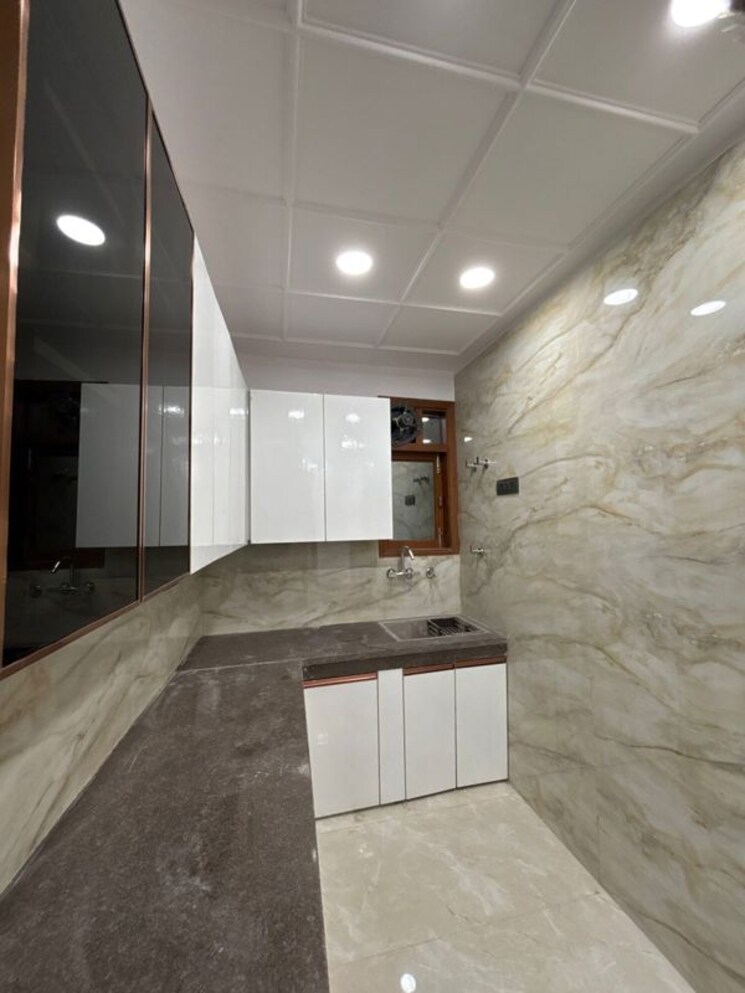 Kitchen, south delhi 3 Bedroom 90 Sq.Yd. Builder Floor In South Delhi Delhi 9862715