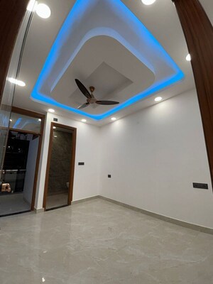 Furnished Amenities in 3 BHK Builder Floor at South Delhi – for Sale