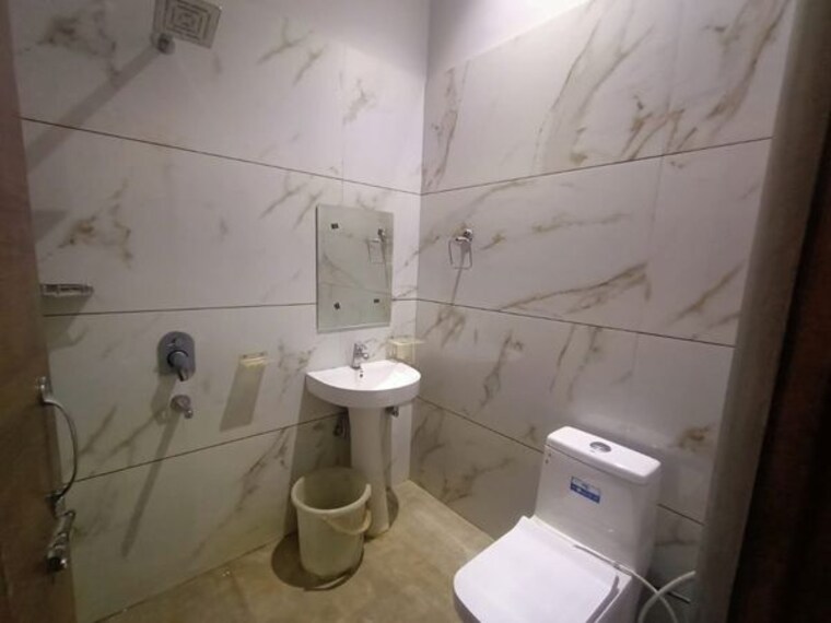 Bathroom, ludhiana chandigarh road 2 Bedroom 1451 Sq.Ft. Builder Floor In LudhianA Chandigarh Road Ludhiana 9862734