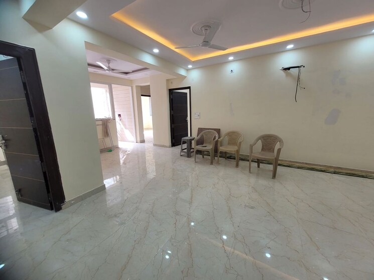  Parking, dwarka 3 Bedroom 1850 Sq.Ft. Apartment In Dwarka Delhi 9862701