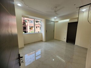 Room in 3 BHK Apartment at Dwarka – for Rent