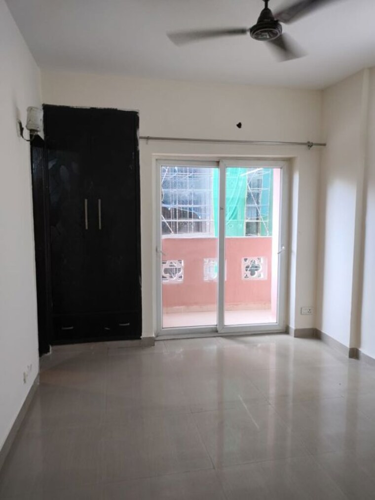 Room, nimbus-the-hyde-park 3 Bedroom 1320 Sq.Ft. Apartment In Sector 78 Noida 9862795