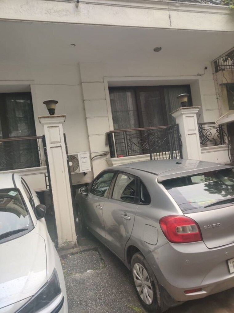 Exterior View, green park extension 3 Bedroom 230 Sq.Yd. Builder Floor In Green Park Extension Delhi 9862777