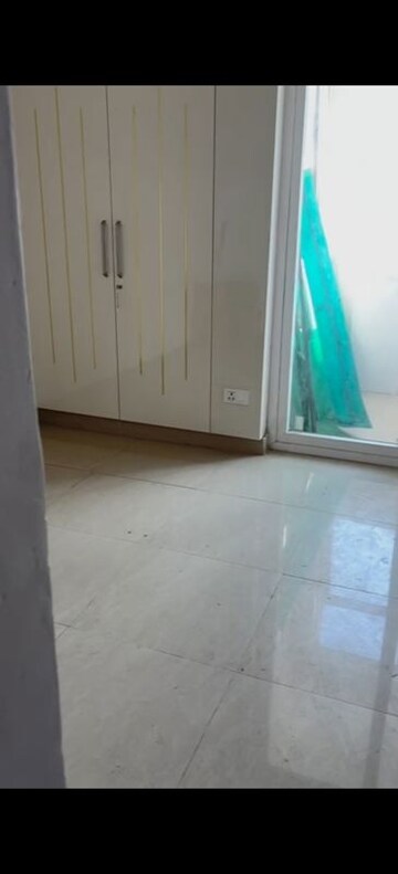 Room in 3 BHK Apartment at Amrapali Riverview, Amrapali Leisure Valley – for Sale